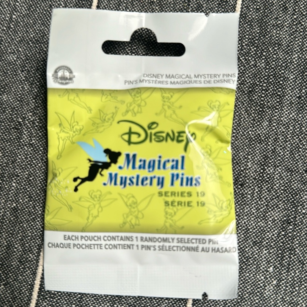Disney Magical Mystery Pins series 19